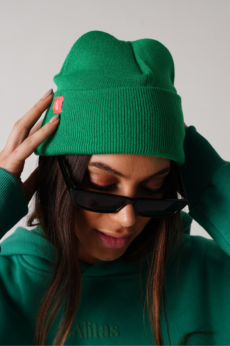 Gorro Alitas Verde Loro
